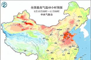 Arnold trận này số liệu: 6 lần quan trọng chuyền bóng, 4 lần sút 0 bắn chính, điểm 9.2 toàn trường cao nhất